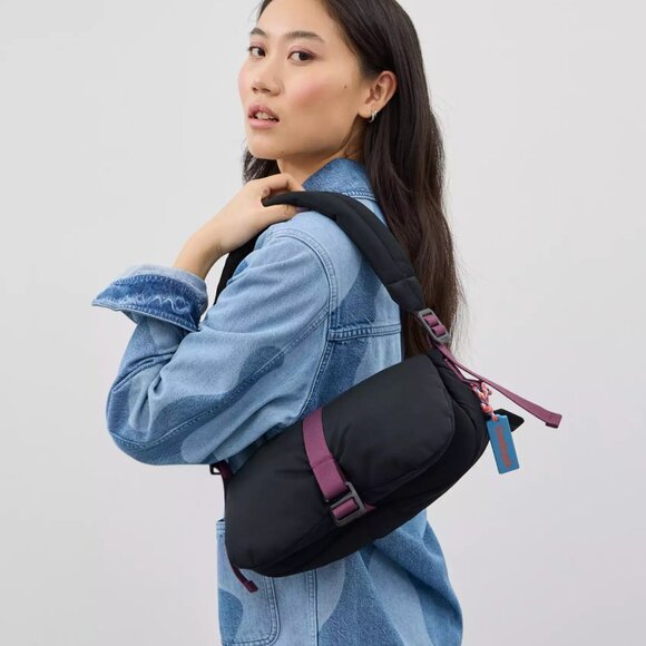 NWT Coach Coachtopia CQ859 Loop Puffy Wavy Dinky Bag in Black - Picture 2 of 16